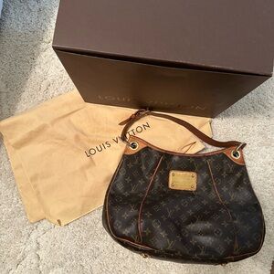 Louis Vuitton galleria pm bag